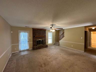Main picture of 6323 Cherokee Dr