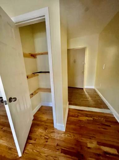 Main picture of 290 Riverdale Ave