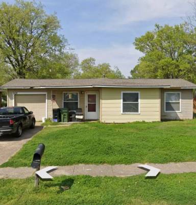 Main picture of 905 Hensley St