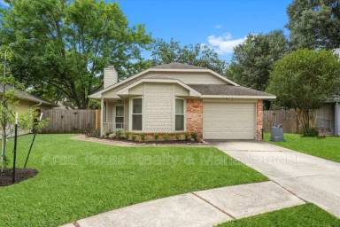 Main picture of 9335 Crescent Moon Dr