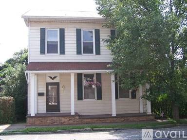 Main picture of 151 N 2nd St