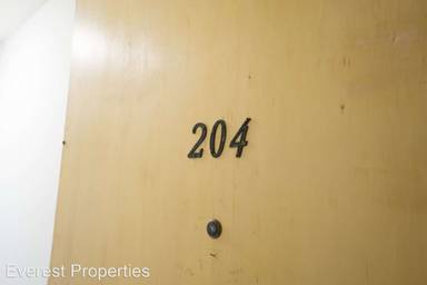 Main picture of 1725 Oxford St