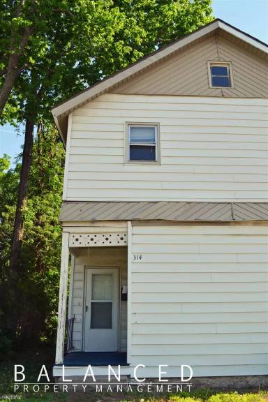 Main picture of 312 SW 3rd St