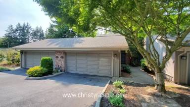 Main picture of 137 143rd Pl NE