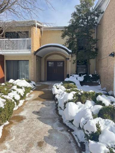 Main picture of 444 N Clay Ave