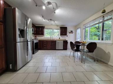 Main picture of 18 E Bluff Rd