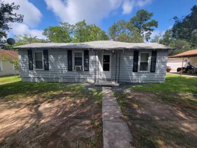 Main picture of 428 15th Ave S