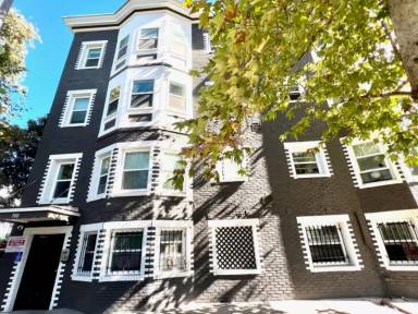 Main picture of 300 San Juan Ave