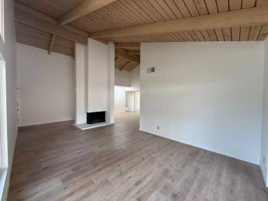 Main picture of 24621 Overlake Dr