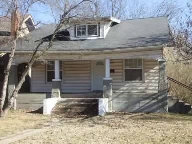 Main picture of 2246 N Campbell Ave