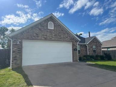 Main picture of 2912 S 21st St