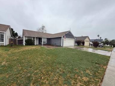 Main picture of 2445 Rose Ave