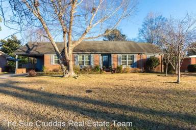 Main picture of 902 Vernon Dr