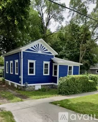 Main picture of 247 Strong Ave