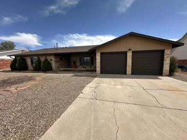 Main picture of 6820 E 4th St