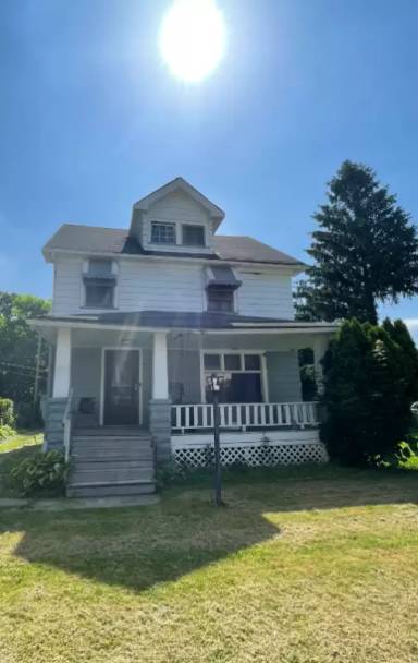 Main picture of 3437 E 103rd St