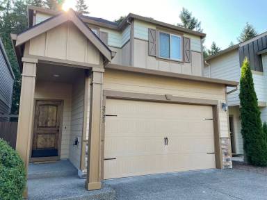 Main picture of 2723 NE 88th Pl