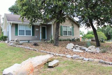 Main picture of 9611 Lake Forest Cir