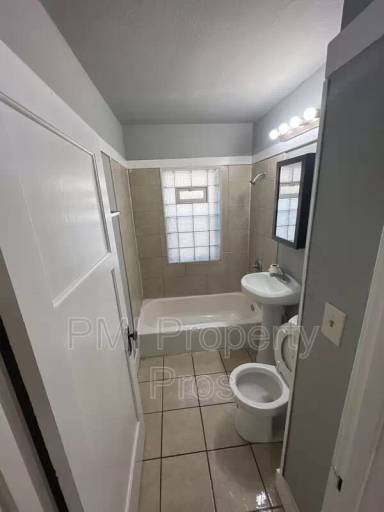 Main picture of 3843 N 24th Pl