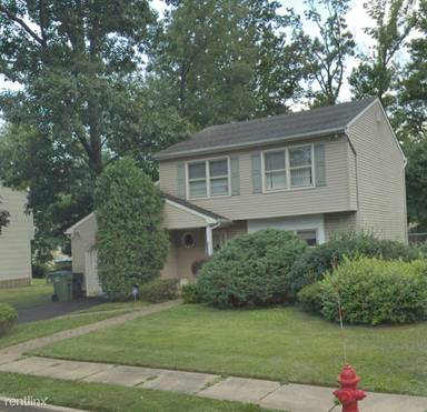 Main picture of 9 Netherwood Cir