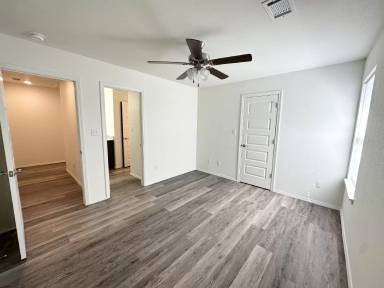 Main picture of 1079 S Benchmark Ln