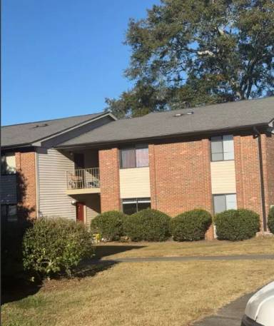 Main picture of 225 Breazeale St