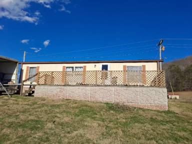 Main picture of 331 Pistol Creek Rd