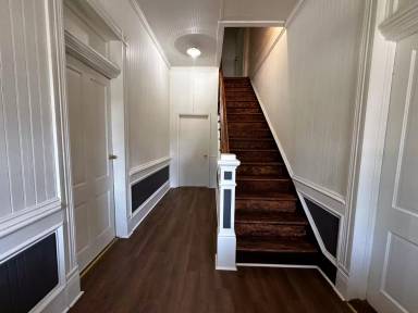 Main picture of 210 E Ogeechee St