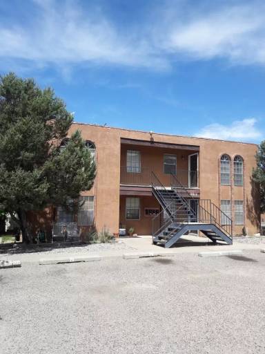 Main picture of 2813 Nakomis Dr NE