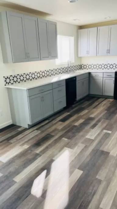 Main picture of 2705 W Marina Dr