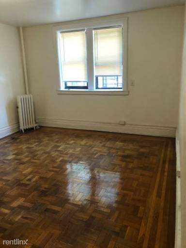 Main picture of 300 Gramatan Ave