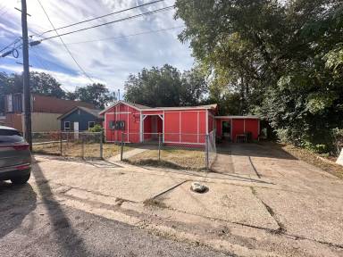 Main picture of 604 W Avenue I