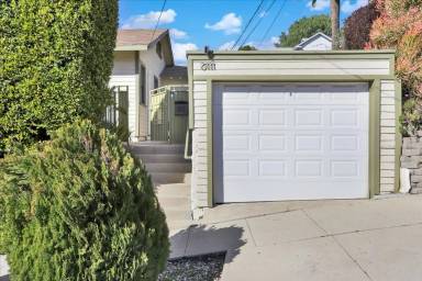 Main picture of 6111 Crestwood Way
