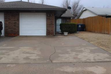 Main picture of 1156 SW 77th Ter