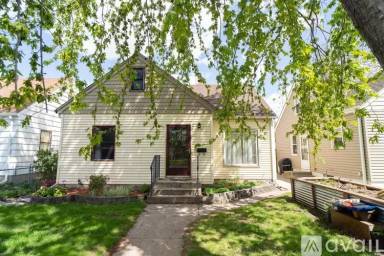 Main picture of 2917 Hampshire Ave S