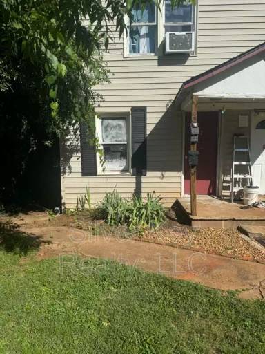 Main picture of 605 E Madison Ave