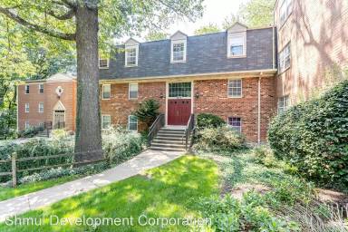 Main picture of 854 College Pkwy