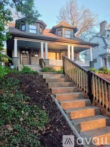 Main picture of 129 Forest Ave