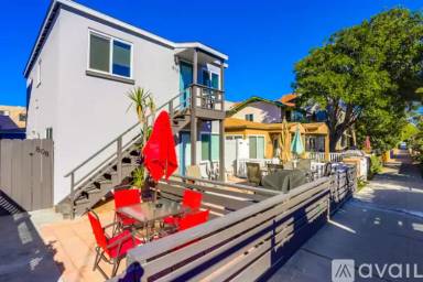 Main picture of 810 Island Ct