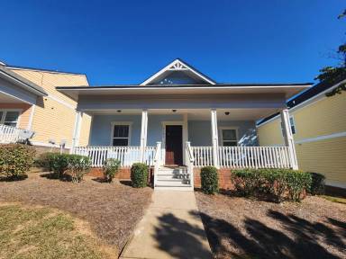 Main picture of 2180 Lakeside Dr