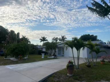 Main picture of 1313 Mango Ave