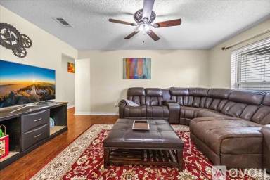 Main picture of 4016 Tacoma St