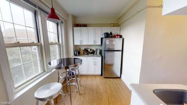 Main picture of 1401 Beacon St