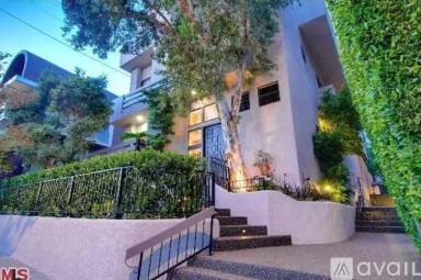 Main picture of 1814 Thayer Ave