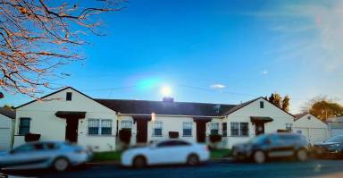 Main picture of 3426 W 78th St