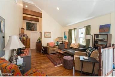 Main picture of 14 Hathaway St