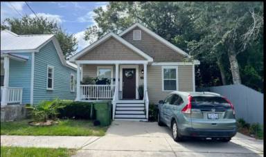 Main picture of 106 S 11th St