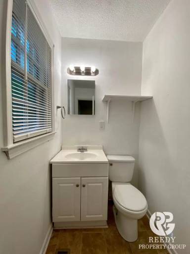 Main picture of 105 Carlton Ct