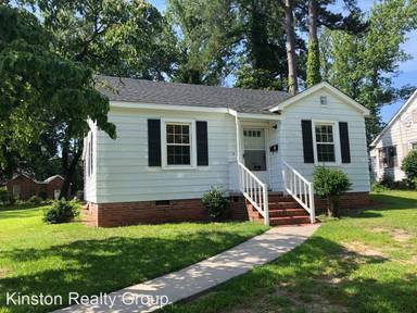 Main picture of 305 Woodlawn Dr