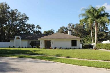 Main picture of 668 Lamoka Ct